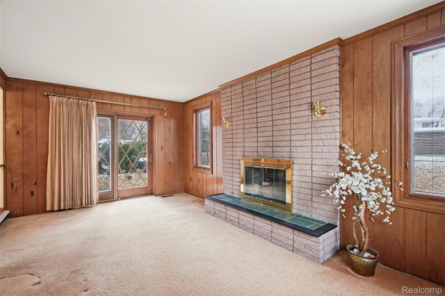 32845 Northampton Drive, Warren, MI 48093