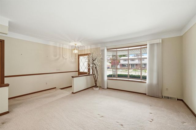 32845 Northampton Drive, Warren, MI 48093