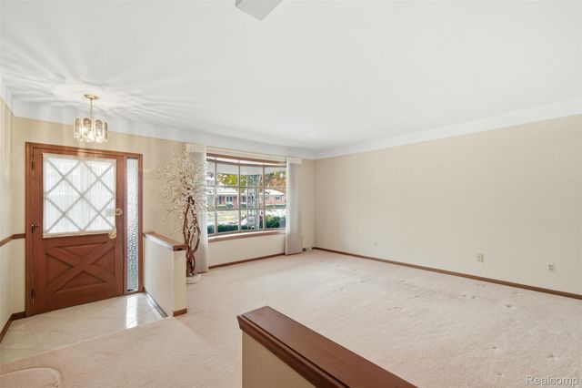 32845 Northampton Drive, Warren, MI 48093