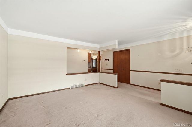 32845 Northampton Drive, Warren, MI 48093