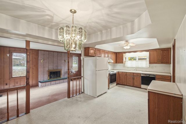 32845 Northampton Drive, Warren, MI 48093