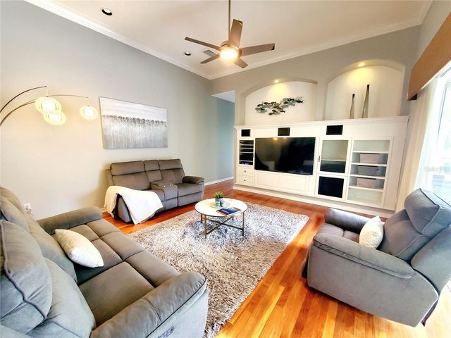 10004 TREE TOPS LAKE ROAD, Tampa, FL 33626