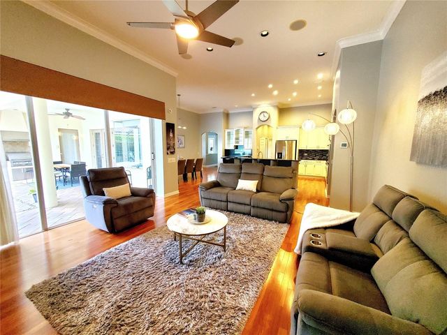 10004 TREE TOPS LAKE ROAD, Tampa, FL 33626