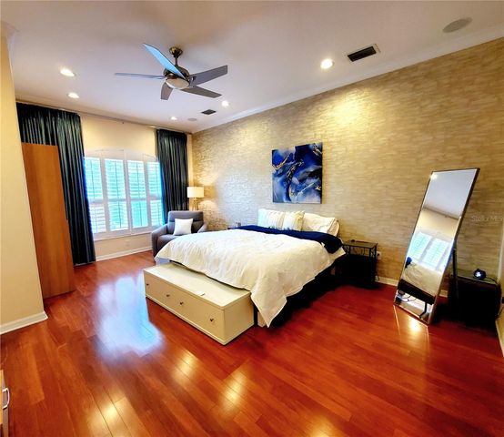 10004 TREE TOPS LAKE ROAD, Tampa, FL 33626