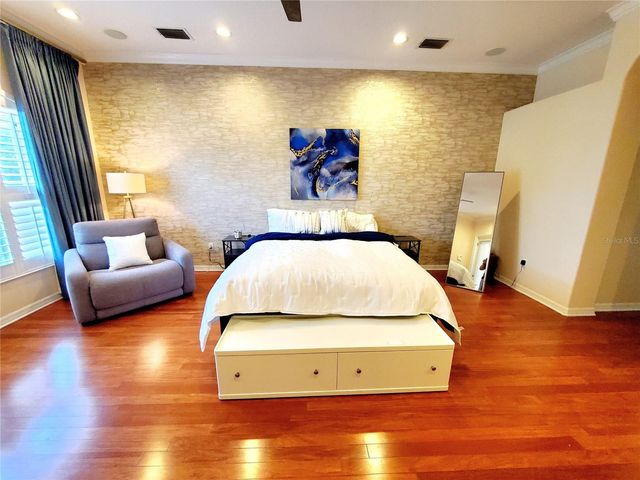 10004 TREE TOPS LAKE ROAD, Tampa, FL 33626