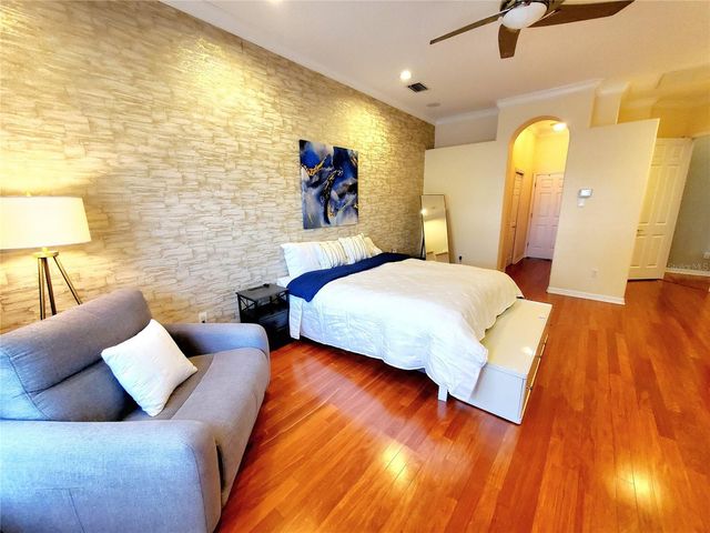 10004 TREE TOPS LAKE ROAD, Tampa, FL 33626