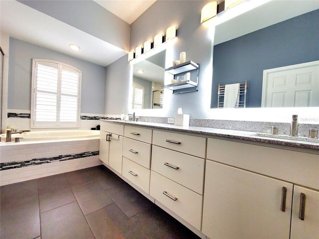 10004 TREE TOPS LAKE ROAD, Tampa, FL 33626