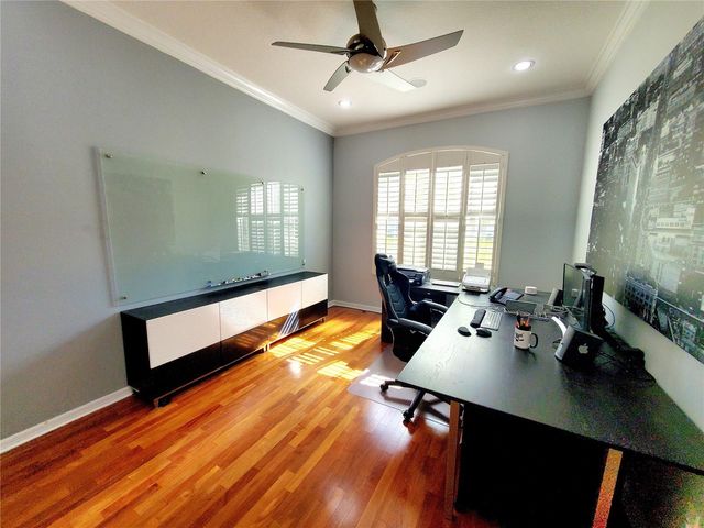 10004 TREE TOPS LAKE ROAD, Tampa, FL 33626