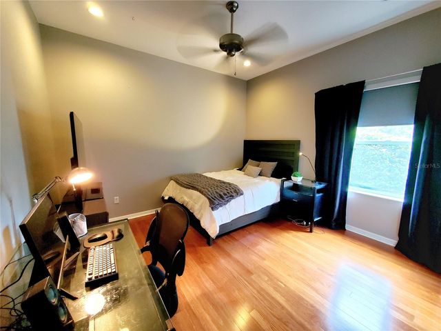 10004 TREE TOPS LAKE ROAD, Tampa, FL 33626