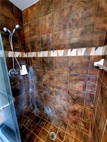 10004 TREE TOPS LAKE ROAD, Tampa, FL 33626