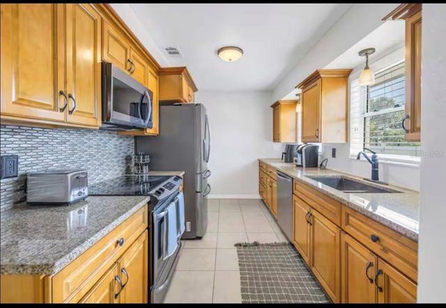 8199 115TH STREET, Seminole, FL 33772