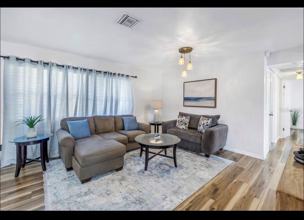 8199 115TH STREET, Seminole, FL 33772