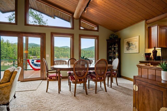 12466 N Holmes LN, Hayden, ID 83835