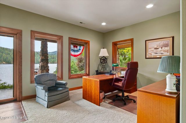 12466 N Holmes LN, Hayden, ID 83835