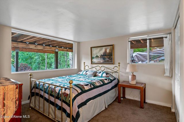 12466 N Holmes LN, Hayden, ID 83835