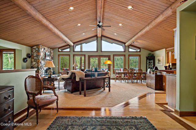 12466 N Holmes LN, Hayden, ID 83835
