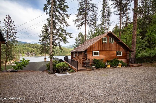 12466 N Holmes LN, Hayden, ID 83835
