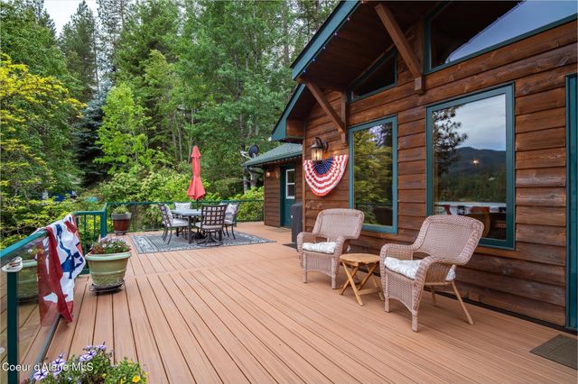 12466 N Holmes LN, Hayden, ID 83835