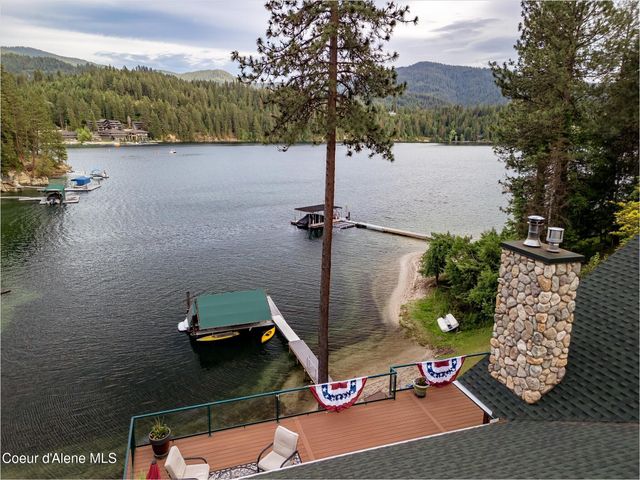 12466 N Holmes LN, Hayden, ID 83835