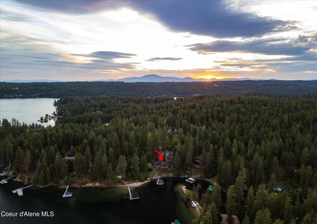 12466 N Holmes LN, Hayden, ID 83835