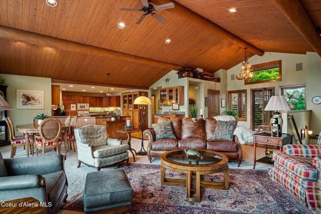 12466 N Holmes LN, Hayden, ID 83835