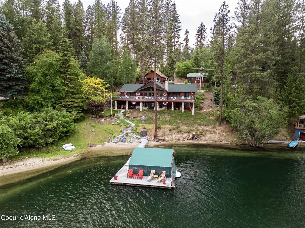 12466 N Holmes LN, Hayden, ID 83835