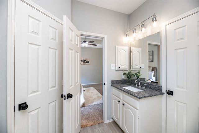 716 Red Oak, Crowley, TX 76036