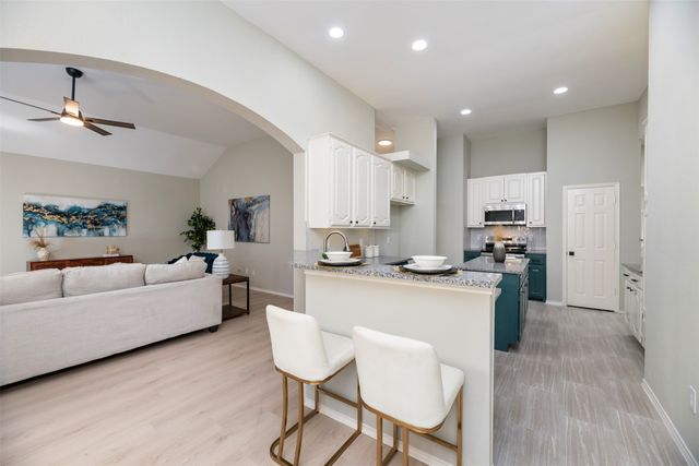 716 Red Oak, Crowley, TX 76036