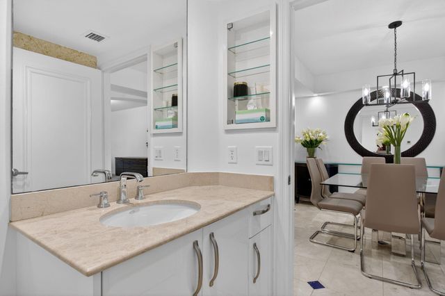 2051 SE 3rd Street Th8, Deerfield Beach, FL 33441