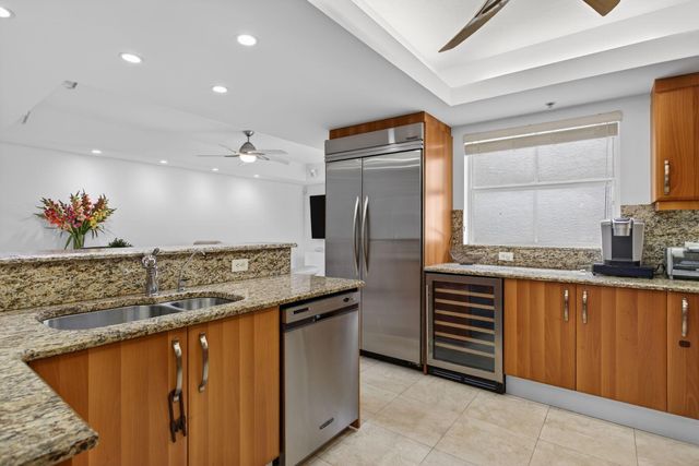 2051 SE 3rd Street Th8, Deerfield Beach, FL 33441