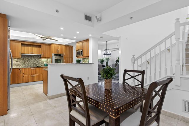 2051 SE 3rd Street Th8, Deerfield Beach, FL 33441