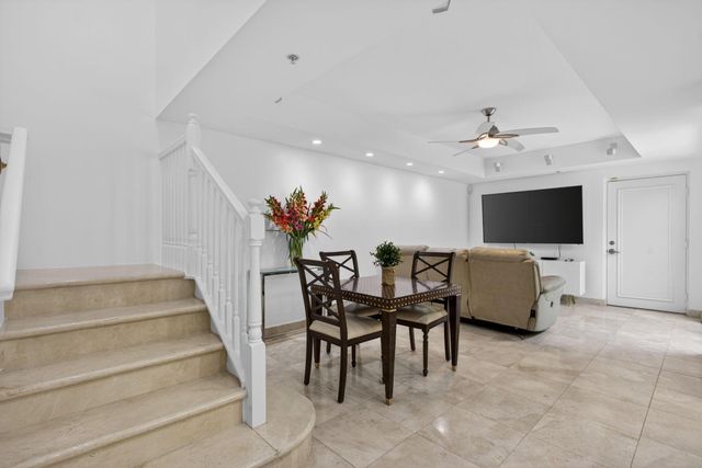 2051 SE 3rd Street Th8, Deerfield Beach, FL 33441