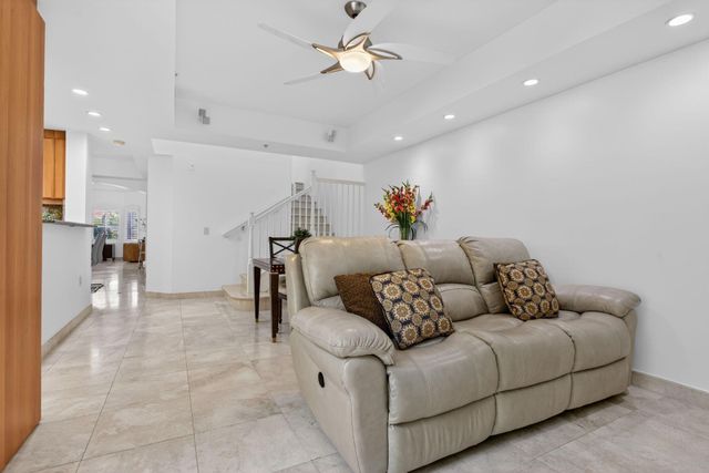 2051 SE 3rd Street Th8, Deerfield Beach, FL 33441