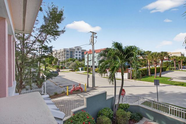 2051 SE 3rd Street Th8, Deerfield Beach, FL 33441