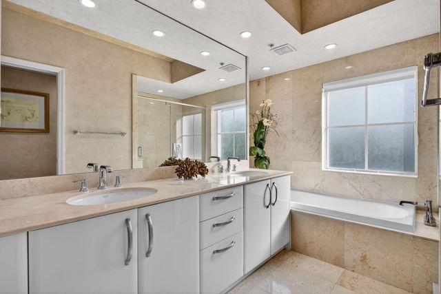 2051 SE 3rd Street Th8, Deerfield Beach, FL 33441