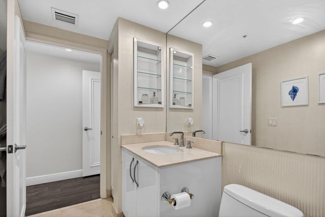 2051 SE 3rd Street Th8, Deerfield Beach, FL 33441