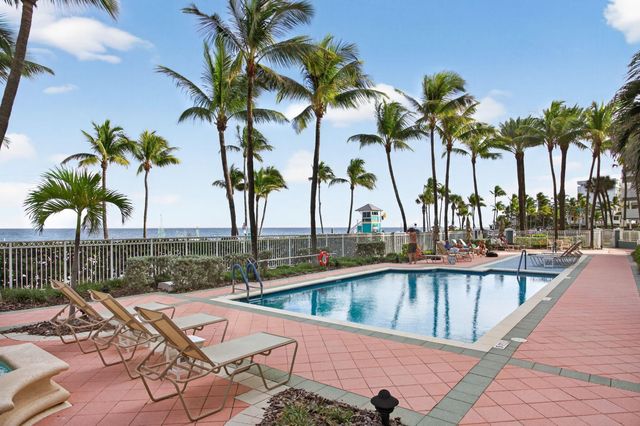 2051 SE 3rd Street Th8, Deerfield Beach, FL 33441