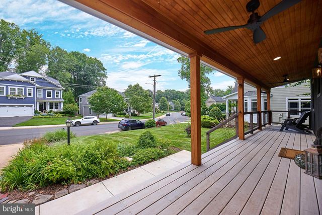 915 DESALE ST SW, Vienna, VA 22180
