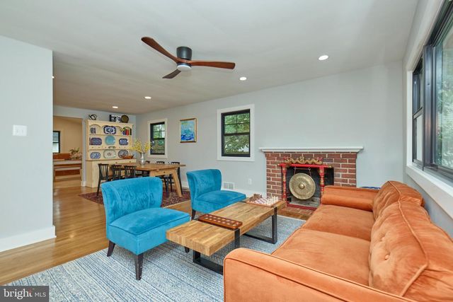 915 DESALE ST SW, Vienna, VA 22180