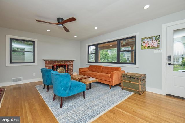 915 DESALE ST SW, Vienna, VA 22180