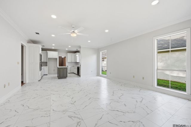 17202 Sweet Olive Dr, Saint George, LA 70817