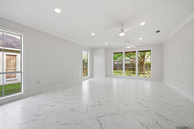 17202 Sweet Olive Dr, Saint George, LA 70817