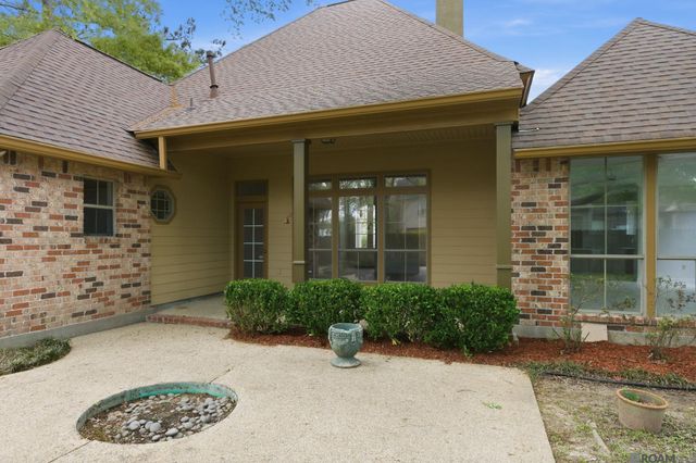 17202 Sweet Olive Dr, Saint George, LA 70817