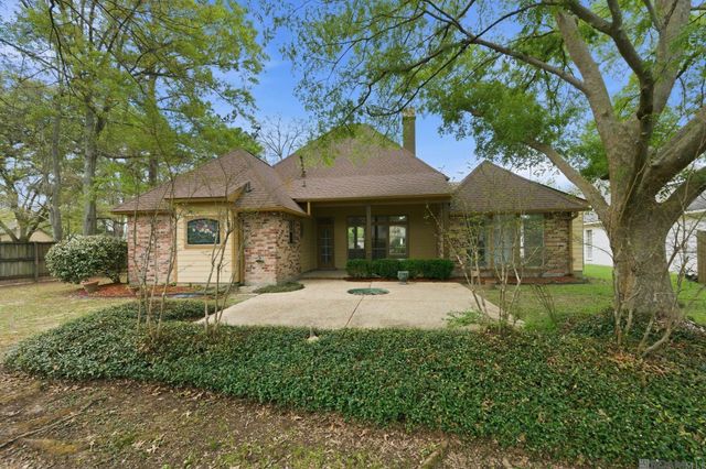 17202 Sweet Olive Dr, Saint George, LA 70817