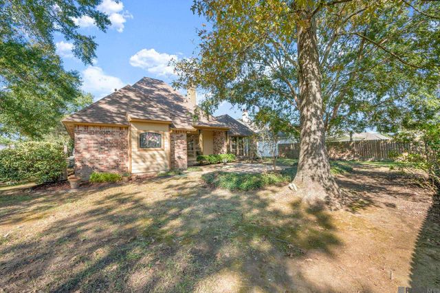17202 Sweet Olive Dr, Saint George, LA 70817