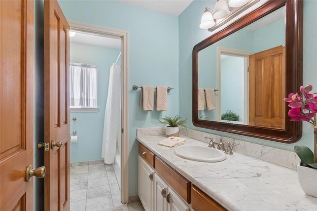 18335 Hereford Lane, Nassau Bay, TX 77058