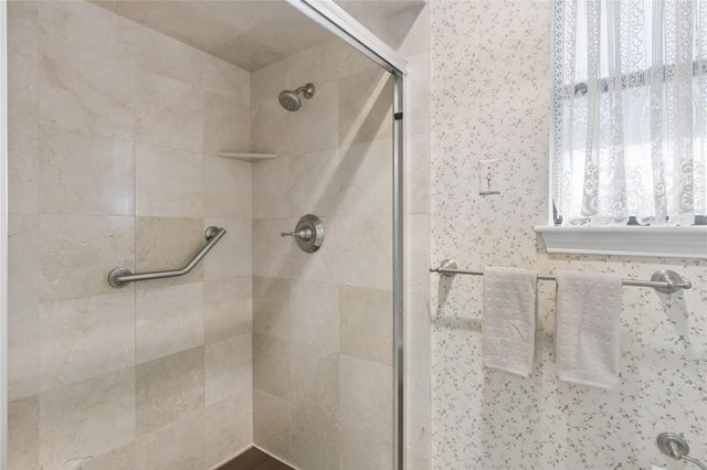 18335 Hereford Lane, Nassau Bay, TX 77058