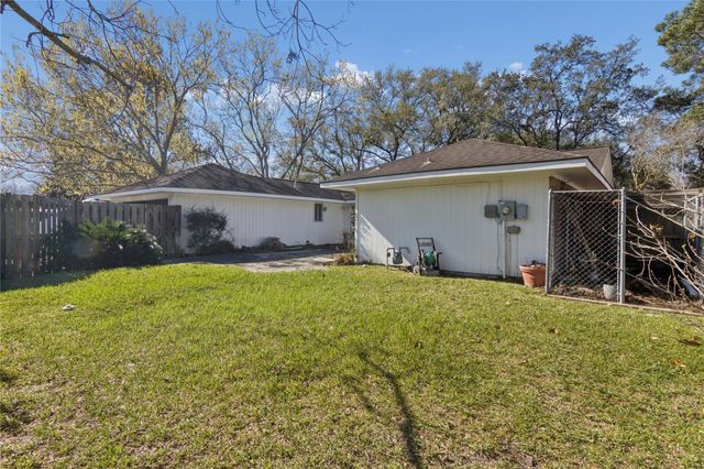 18335 Hereford Lane, Nassau Bay, TX 77058