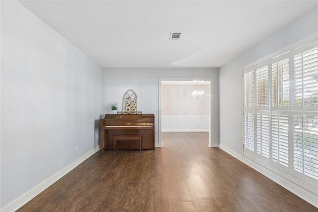 18335 Hereford Lane, Nassau Bay, TX 77058