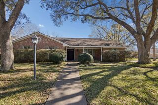 18335 Hereford Lane, Nassau Bay, TX 77058